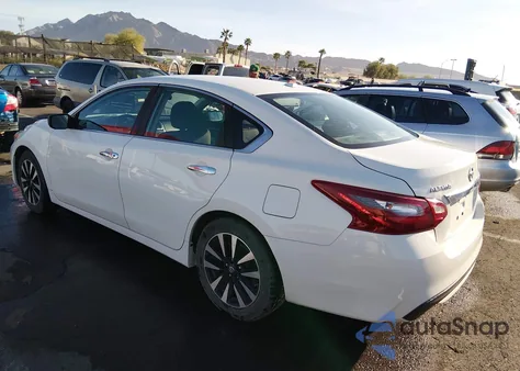 2018 Nissan Altima 2.5 Sv z USA, uszkodzony, nr VIN 1N4AL3AP5JC126515
